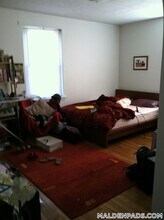 349 Pleasant St in Malden, MA - Foto de edificio - Building Photo