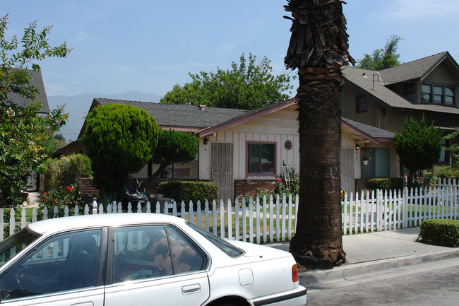 331 A-F E. Palm Ave in Monrovia, CA - Foto de edificio - Building Photo