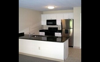 12 Florence St, Unit #202 in Malden, MA - Building Photo - Building Photo