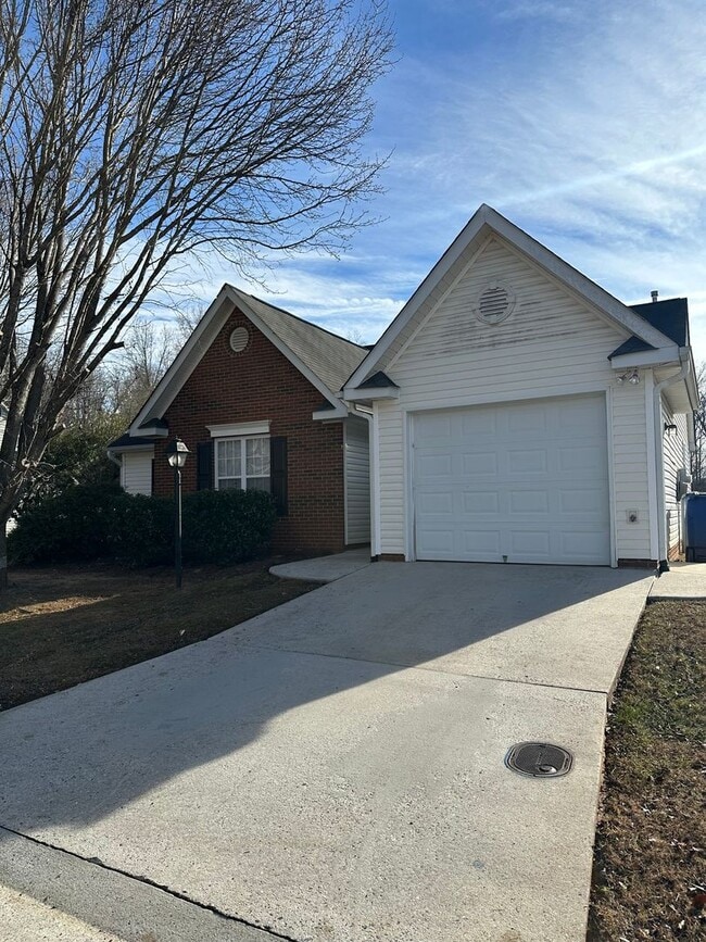 5138 Fiddlers Run Dr in Kernersville, NC - Building Photo - Building Photo