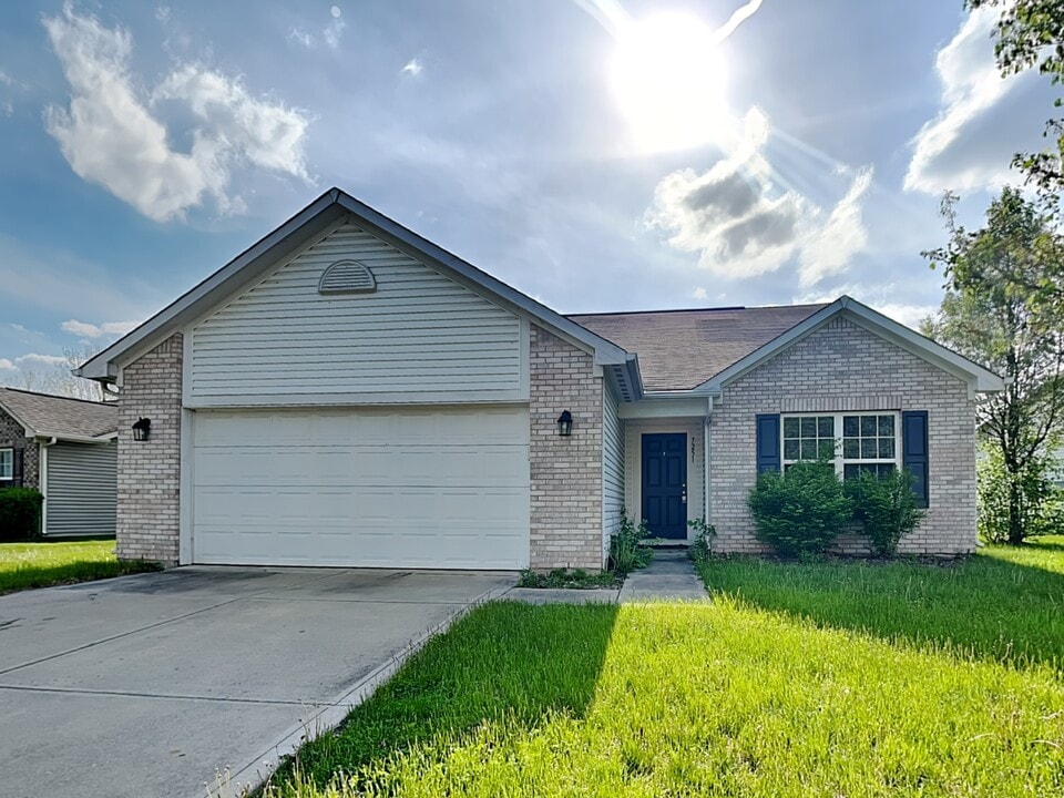 7251 Blue Ridge Dr in Noblesville, IN - Building Photo