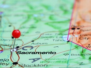 Lakeview Garden Apartments in Sacramento, CA - Building Photo - Building Photo