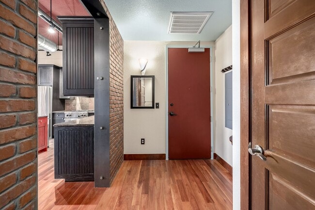 210 W Magnolia St in Fort Collins, CO - Building Photo - Building Photo