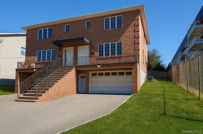 property at 7 New St