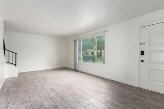 1586 West Campbell Ave in Phoenix, AZ - Building Photo - Building Photo