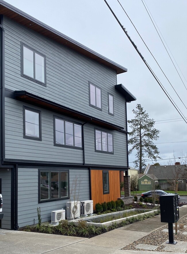 2380 Willamette St, Unit A in Eugene, OR - Foto de edificio - Building Photo