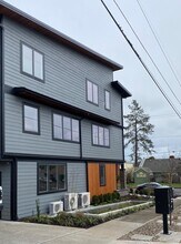 2380 Willamette St, Unit A in Eugene, OR - Building Photo - Building Photo