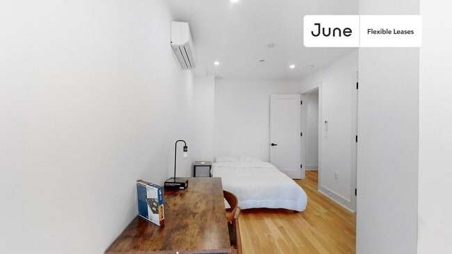 Cozy Private ROOM in Crown Heights, Unit 9 in Brooklyn, NY - Foto de edificio - Building Photo