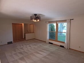 4919 Flambeau Dr in Mount Pleasant, WI - Building Photo - Building Photo