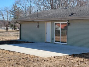 813 Eastmoor Dr in Iowa City, IA - Foto de edificio - Building Photo