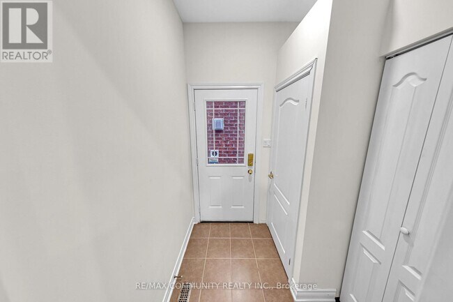 17 Rouge Bank Dr in Markham, ON - Building Photo - Building Photo