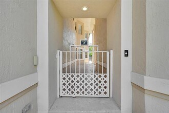 6331 NW 58th Way in Parkland, FL - Building Photo - Building Photo