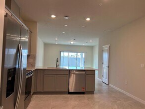 3183 Emerald Acrs Ln in Sanford, FL - Building Photo - Building Photo