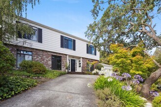 955 Siskiyou Dr in Menlo Park, CA - Building Photo - Building Photo