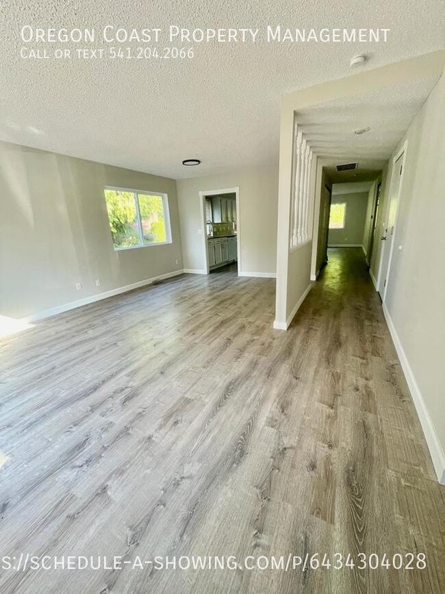 50 Ridge Pl in Depoe Bay, OR - Building Photo - Building Photo