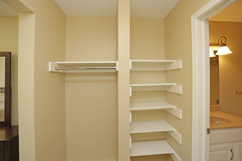 Cutters Grove Apartment Homes in Anoka, MN