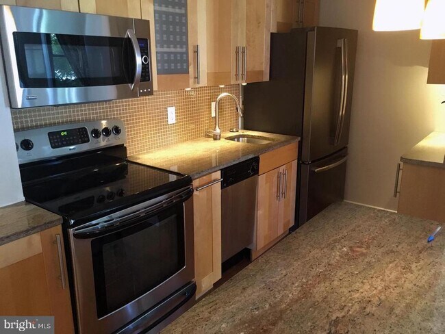 1733 20th St NW, Unit 201 in Washington, DC - Building Photo - Building Photo