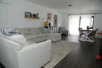 6451 Pershing St in Hollywood, FL - Building Photo - Building Photo