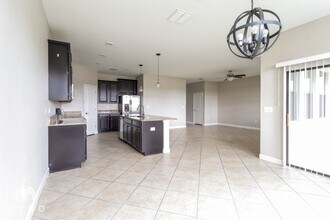 10159 Newminster Loop in Ruskin, FL - Building Photo - Building Photo
