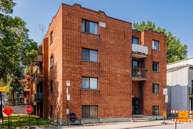 800 Saint-Ferdinand Rue