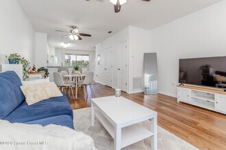 1390 Hampton Park Ln in Melbourne, FL - Building Photo - Building Photo