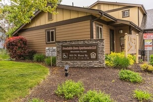 933 N Rose St in Phoenix, OR - Building Photo