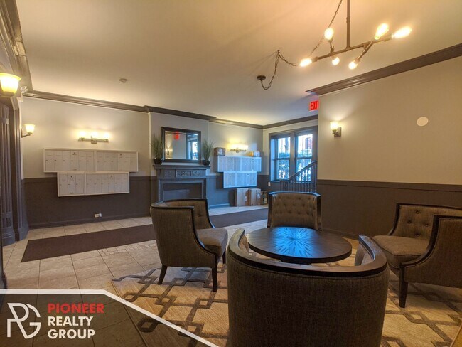 835 W Wolfram St, Unit #837-309 in Chicago, IL - Building Photo - Building Photo