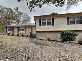 1431 Lantana Dr in Birmingham, AL - Building Photo