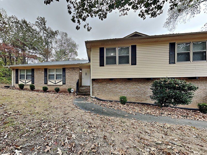 1431 Lantana Dr in Birmingham, AL - Building Photo