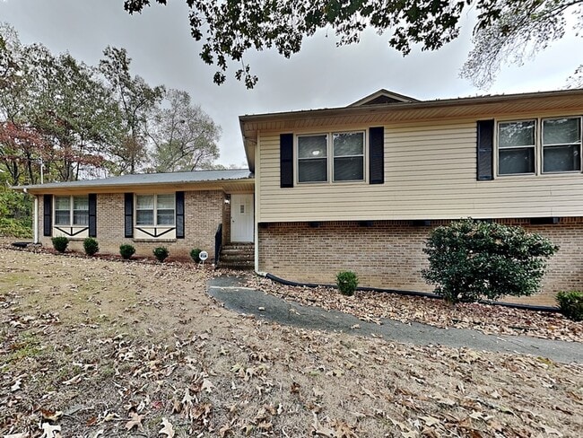 property at 1431 Lantana Dr