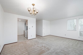 New Horizons Apartments in Burien, WA - Building Photo - Interior Photo