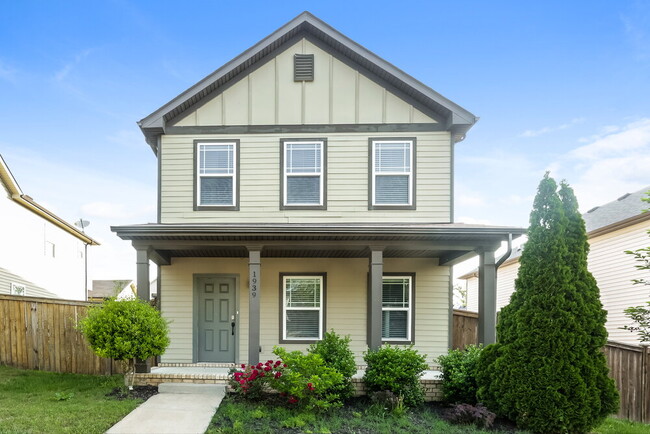 property at 1939 Wild Oaks Ct