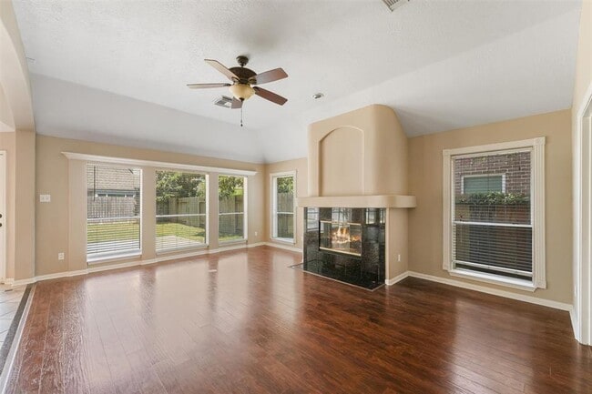 6803 Rhodes Ct in Missouri City, TX - Building Photo - Building Photo