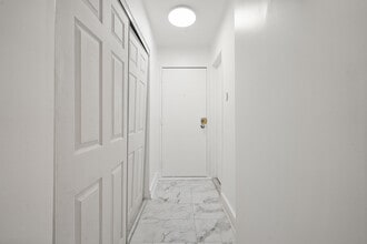 1375 La Fontaine Rue in Montréal, QC - Building Photo - Building Photo