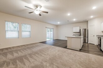 6081 Majestic Crk Trl in Porter, TX - Building Photo - Building Photo
