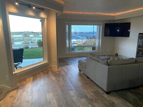 300 Columbia Point Dr, Unit D101 in Richland, WA - Building Photo - Building Photo