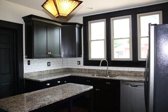 427 N Washington St in Bloomington, IN - Foto de edificio - Building Photo