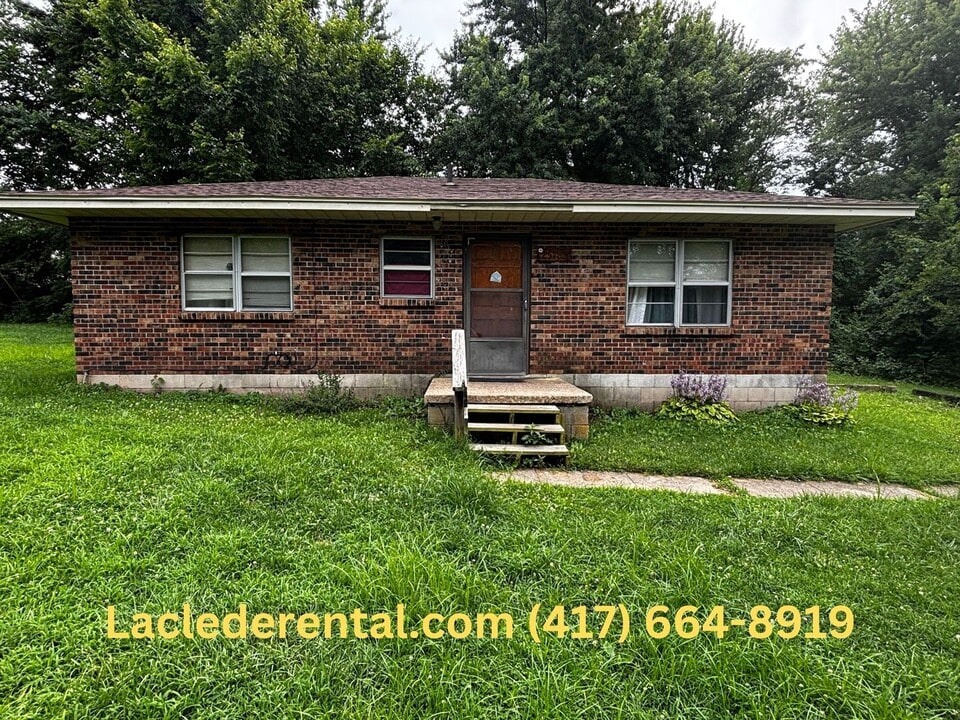 25755 Pelican Dr in Lebanon, MO - Building Photo