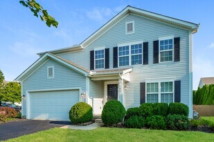 180 Cherry Tree Ln in Commercial Point, OH - Building Photo