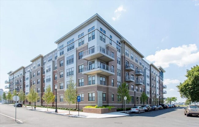 40 E Pier Dr