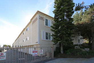 Victoria Station Apartments in Carlsbad, CA - Building Photo - Building Photo