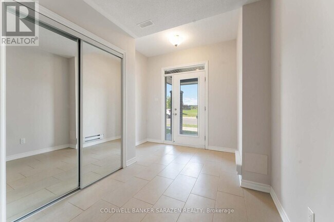 229 Squadron Cres in Ottawa, ON - Building Photo - Building Photo