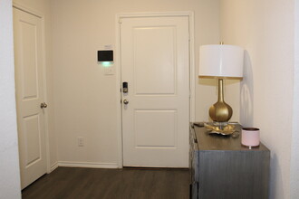 2630 Fieldcrest Ln. in Crandall, TX - Foto de edificio - Building Photo