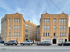 4265 W Addison St in Chicago, IL - Building Photo