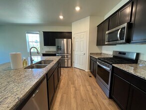 6865 Gtwy Xing St in Wellington, CO - Building Photo - Building Photo