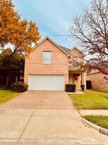 535 Poplar Ln in Irving, TX - Building Photo