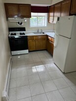 797 Sergeant Palmateer Way, Unit A-2 in Wappingers Falls, NY - Building Photo