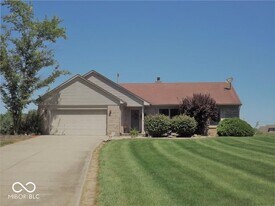 2838 E Cottonwood Trail in Morristown, IN - Building Photo