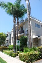 1552 Armacost Avenue, in Los Angeles, CA - Foto de edificio - Building Photo