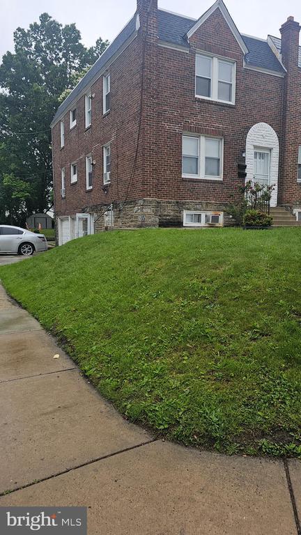 property at 5451 Howland St